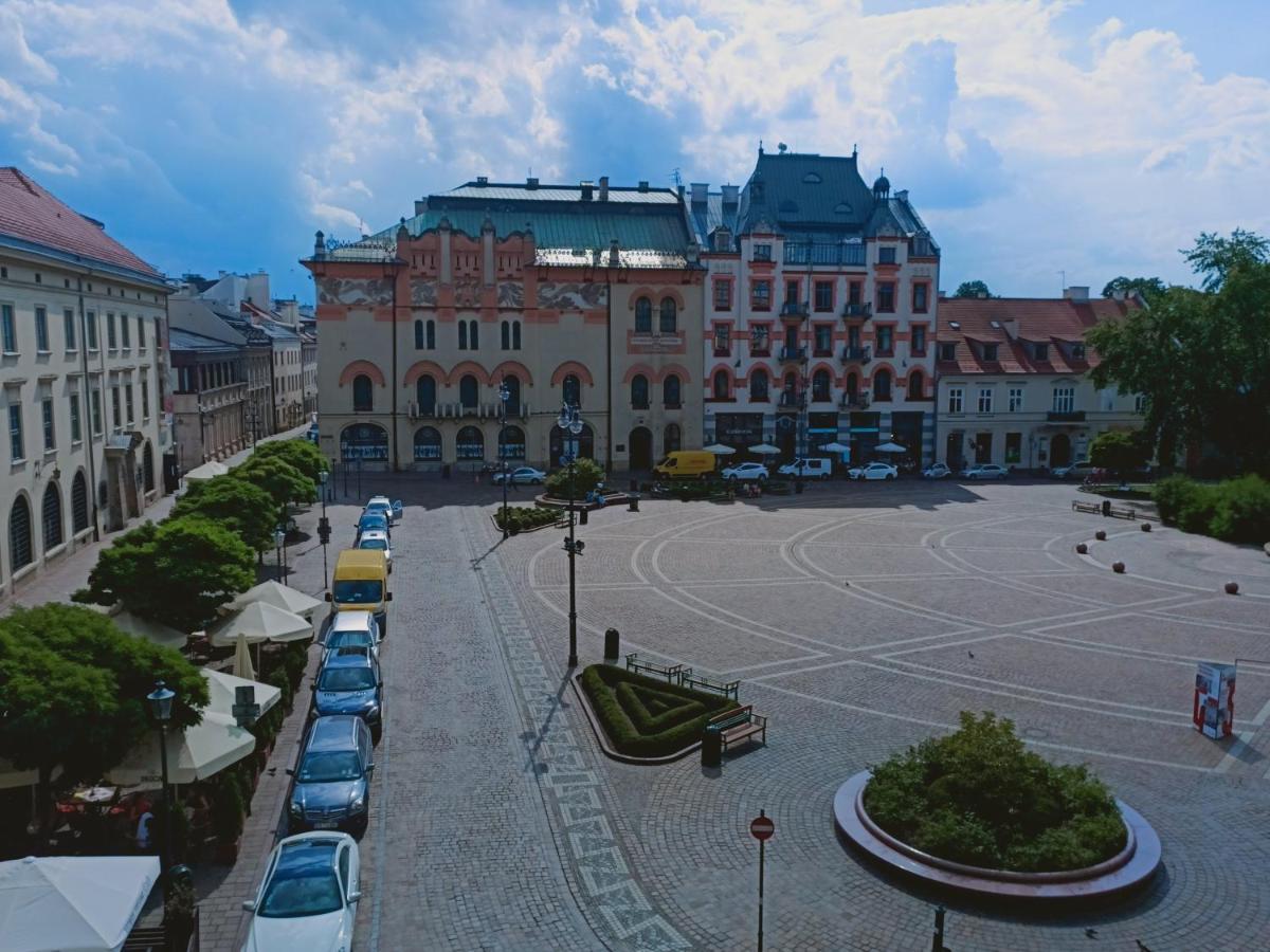 View To The Cracow Basic Lägenhet Krasków Exteriör bild