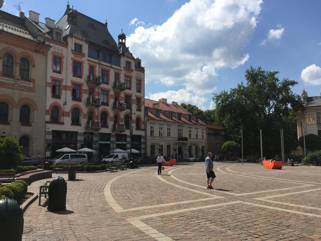 View To The Cracow Basic Lägenhet Krasków Exteriör bild
